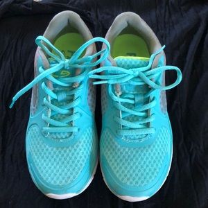Woman’s sneakers | size 6.5